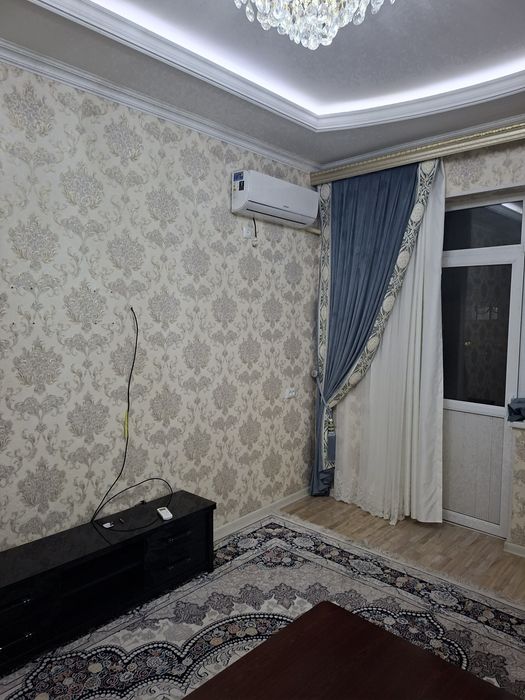 Задаётся квартира 2 х комната