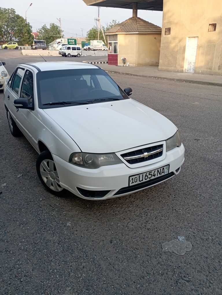 Нексия сонс 1500 ,2014 год белый