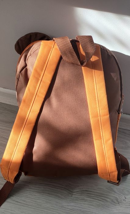 Детска пластмасова масичка и раничка за градина