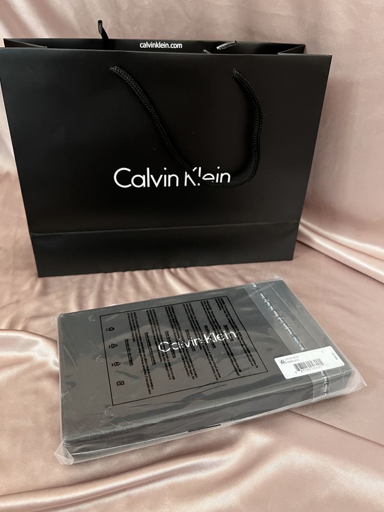 Подврочный набор Портмоне и чехол для Airpods от Calvin Klein