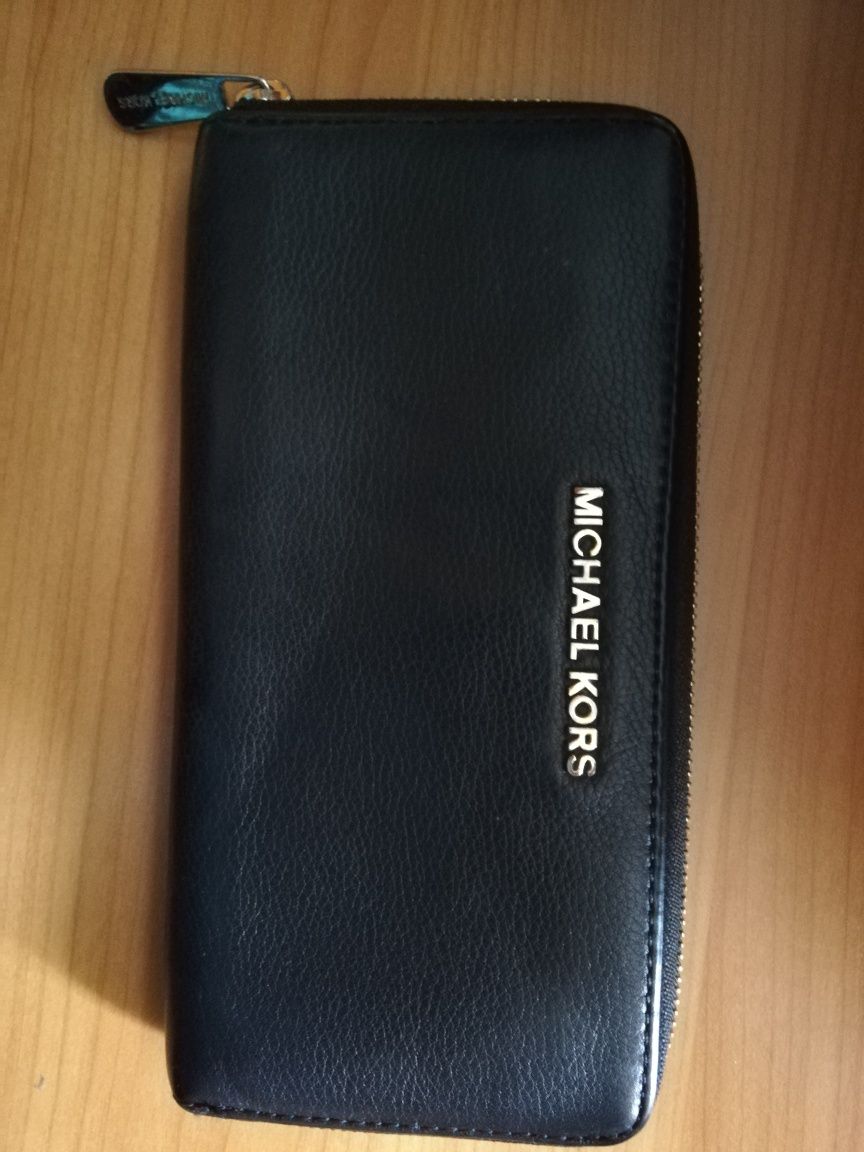 Дамска чанта,портфрйл Guess,Liu jo,Calvin Klein,DKNY,Patrizia,Desigual