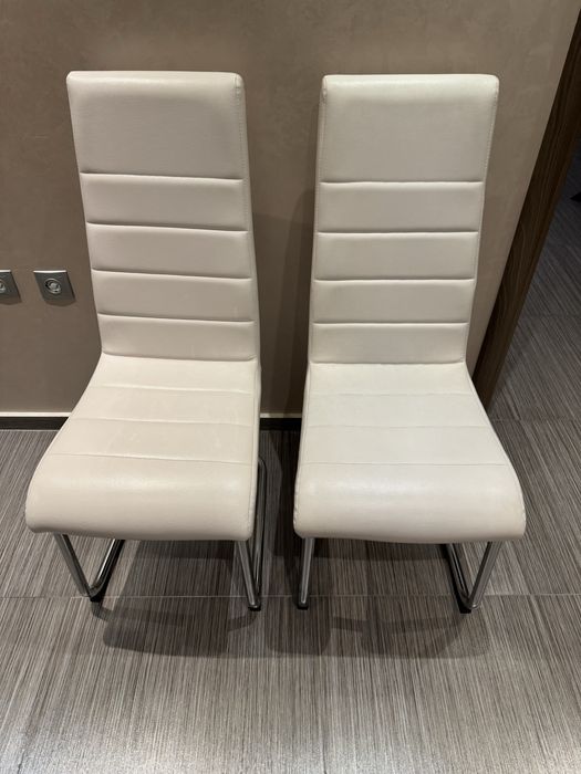 Продавам 6 трапезарски стола