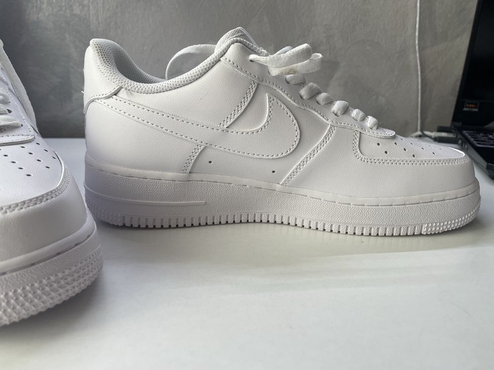 air force 1 triple white