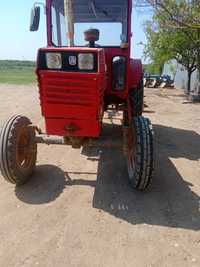 Tractor   u  650