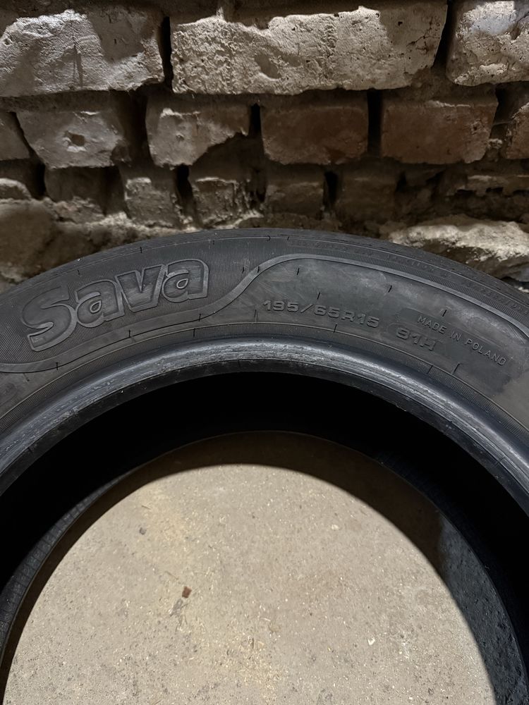 Две летни гуми 195/65R15