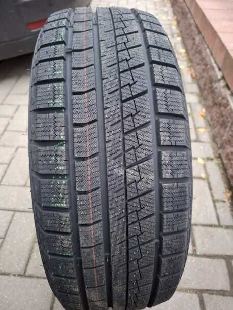 Зимни гуми TRACMAX 285/40 R22 с НОВ ДОТ 2025г 285/40/22