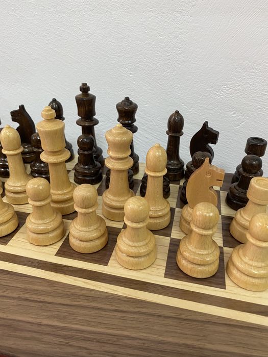 Шах и табла орехов фурнир