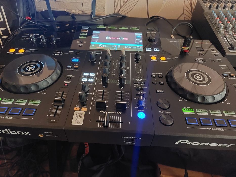 Consola dj XDJ-RR ca Nou