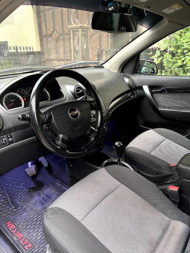 Oq avtomat Nexia 3 sotiladi