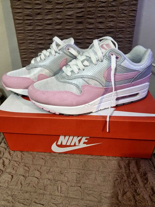 Дамски маратонки Nike