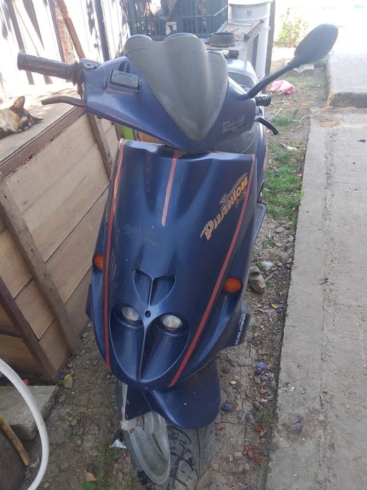 Vând scuter  marca