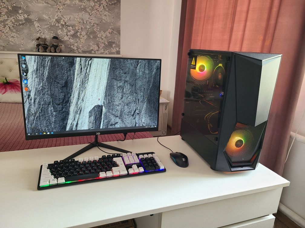 Компьютер на базе ryzen 5 с  монитором 24