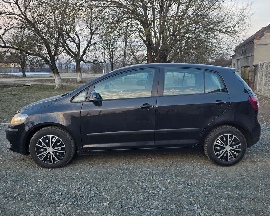 Vând golf 5 plus