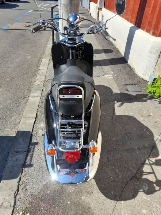 Vând scuter pe benzina cu permis nou 225km