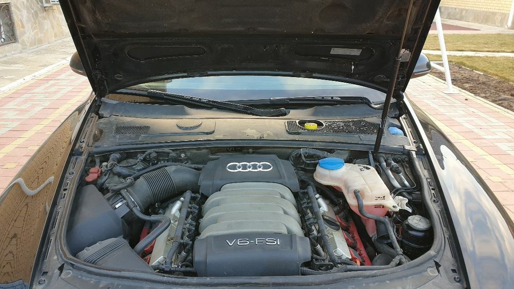 Поршня на AUDI A6 C6 объём 2.8