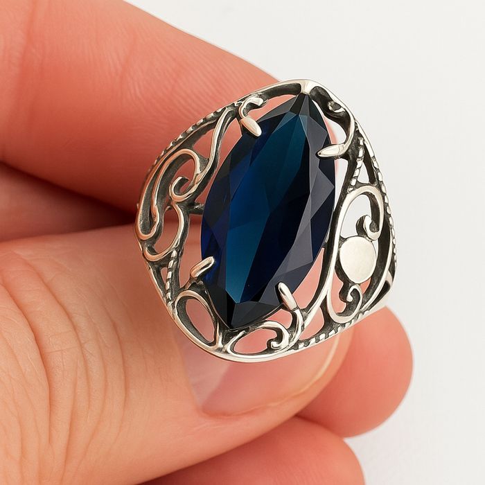 Кольцо с сапфиром