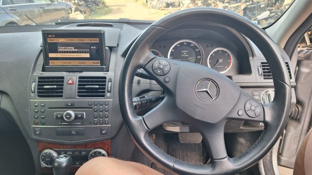 Голяма навигация Мерцедес w204