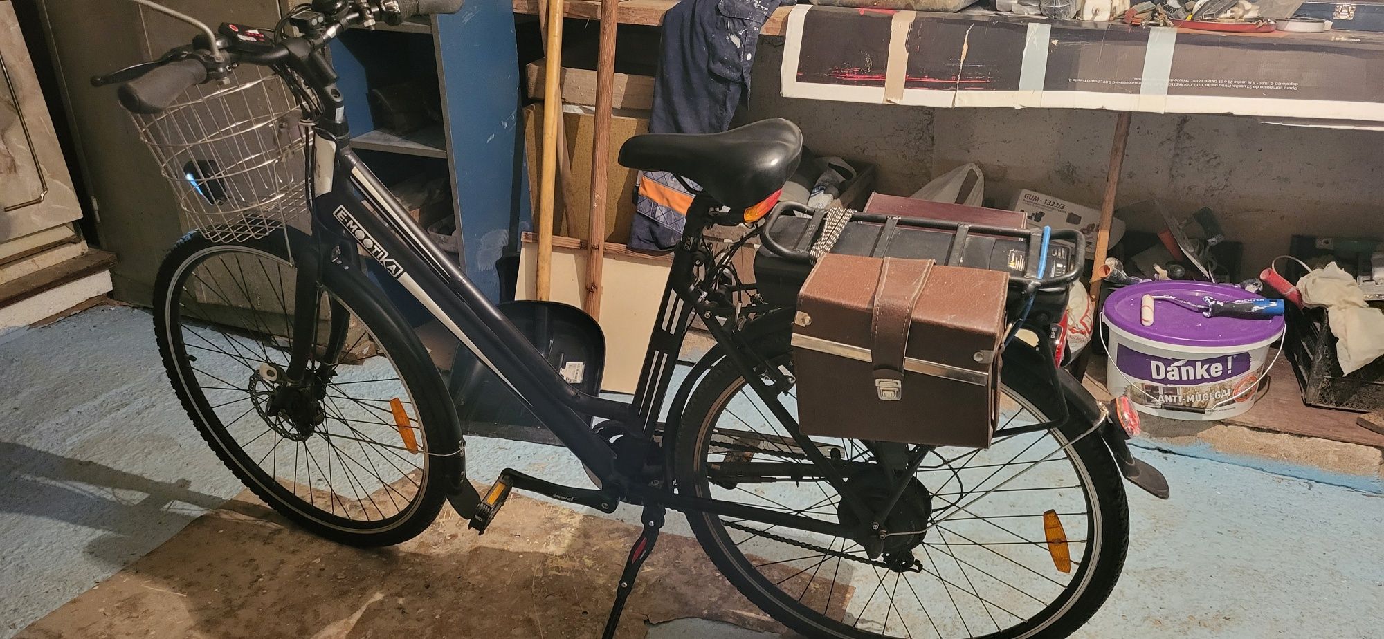 Vind bicicleta electrica E-mootika 28''