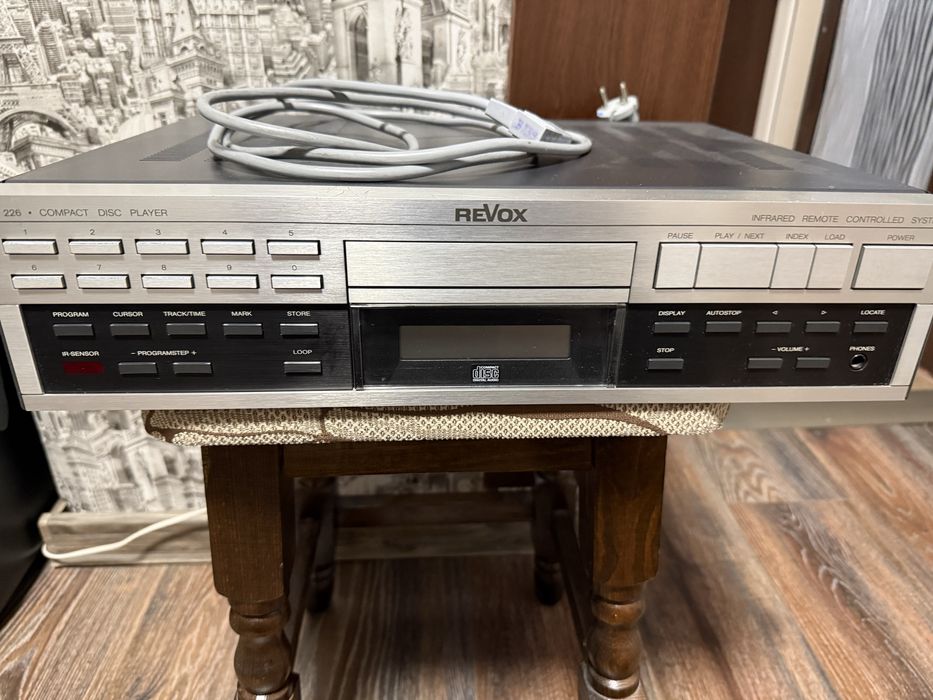 Продавам CD Revox B 226