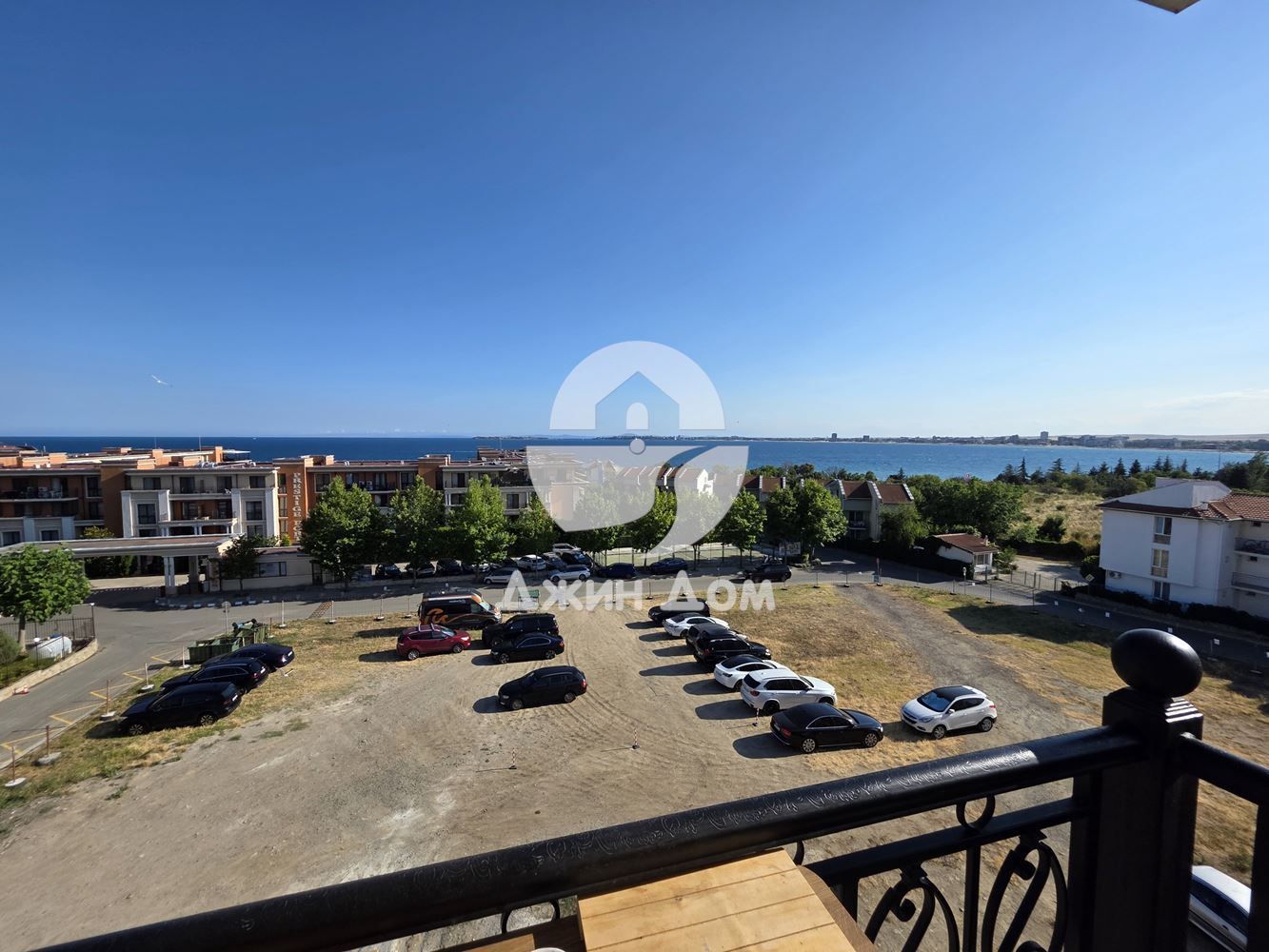 Двустаен апартамент с ПАНОРАМА МОРЕ в к-с “Морски Бряг”, гр.Свети Влас
