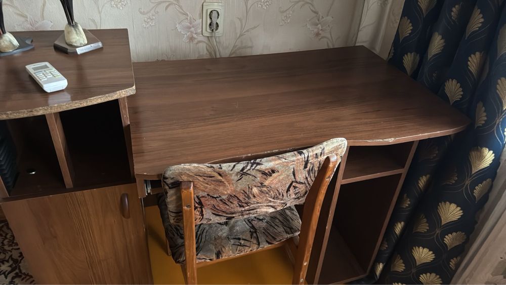 Продам компьютерный стол