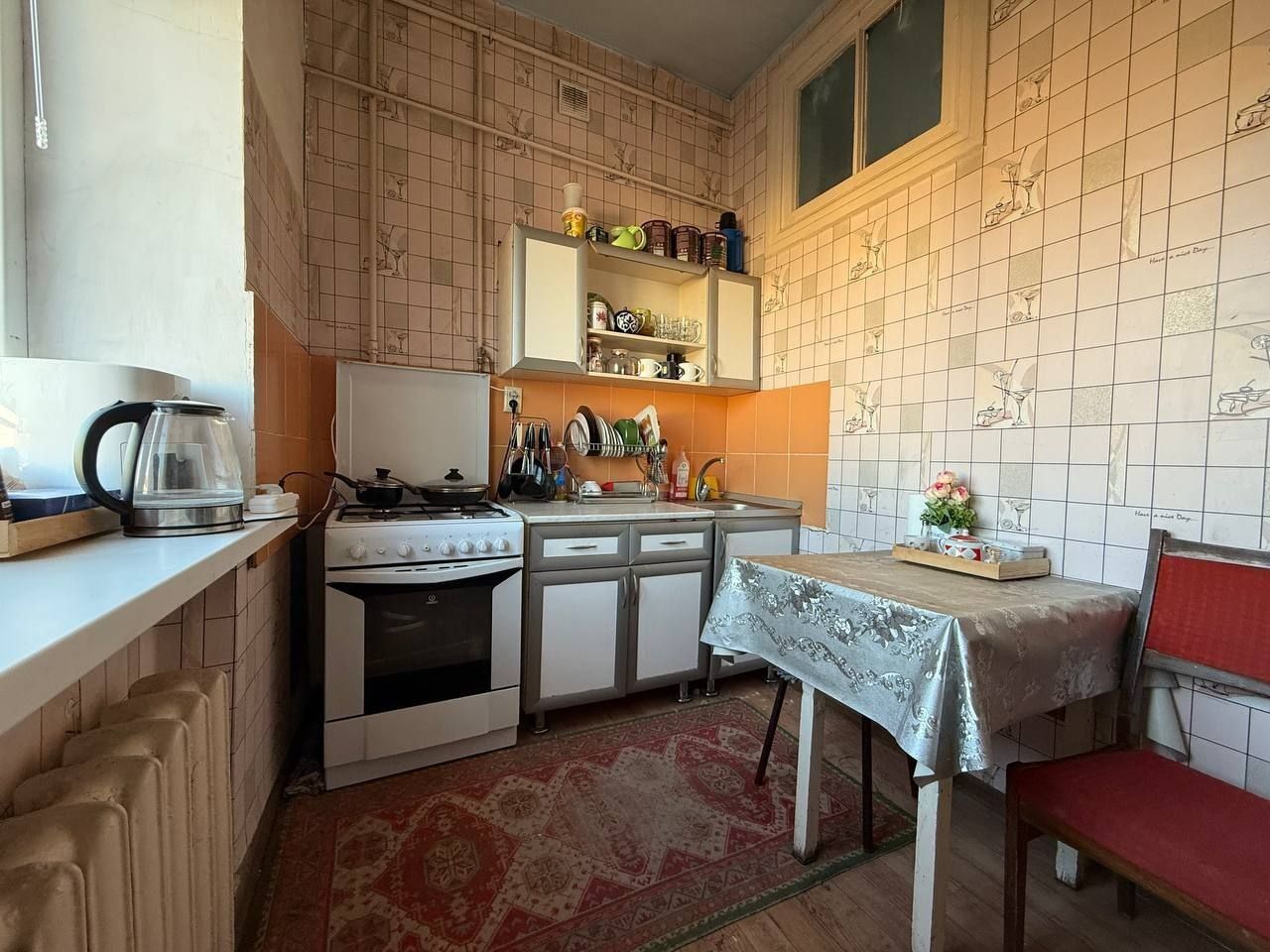 Срочно! Лабзак 2/4/4 среднее состояние кирпич .дом 59.500у.е