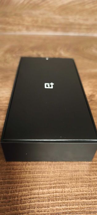 Продавам нов oneplus nord CE5