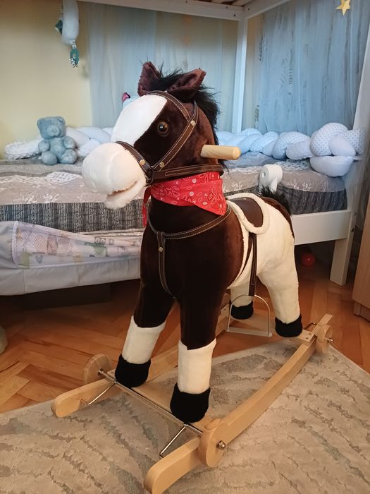 Căluț balansoar  cu sunete