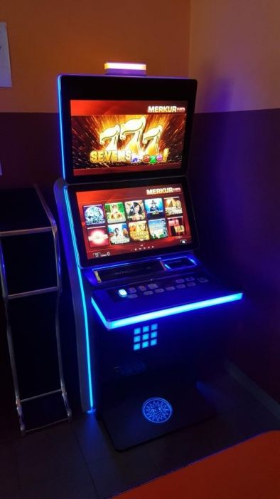 Jocuri de noroc (slot machine, pacanele)