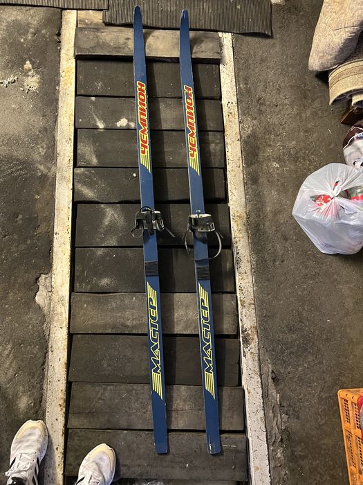 Продам лыжи в отличном состоянии