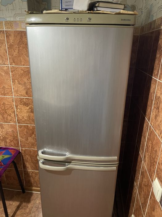 Продается холодильник самсунг