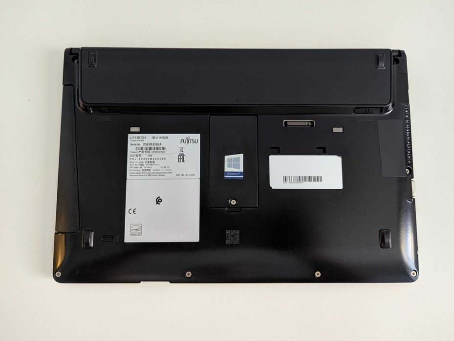 Fujitsu LIFEBOOK S936 | 13.3 инча | i5, 8GB, 240GB | Проблем с дисплея