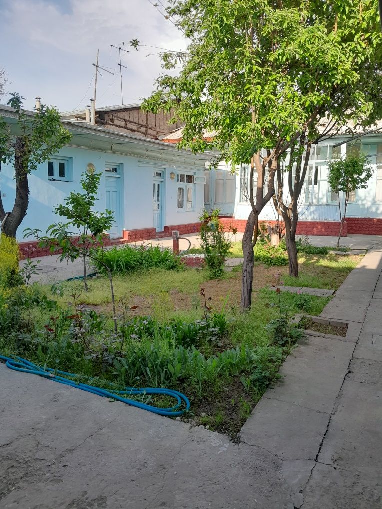 Ховли сотилади 4 соток