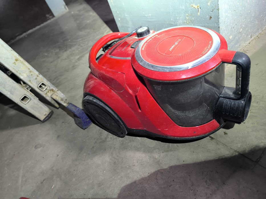 Пылесос Bosh 2200 watt