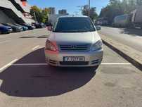 Продавам Toyota Avensis verso