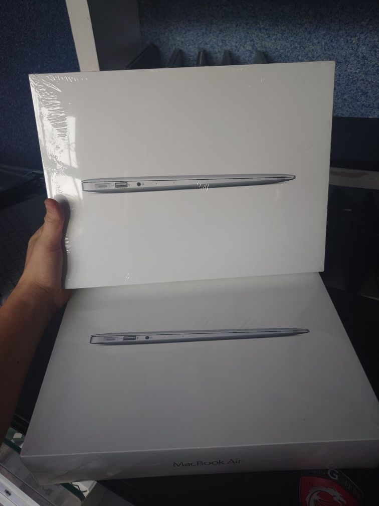 MacBook Air 13 Yangi vakum
