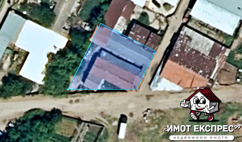 Парцел, на главен път, село Боянци, общ.Асеновград, с 5 сгради
