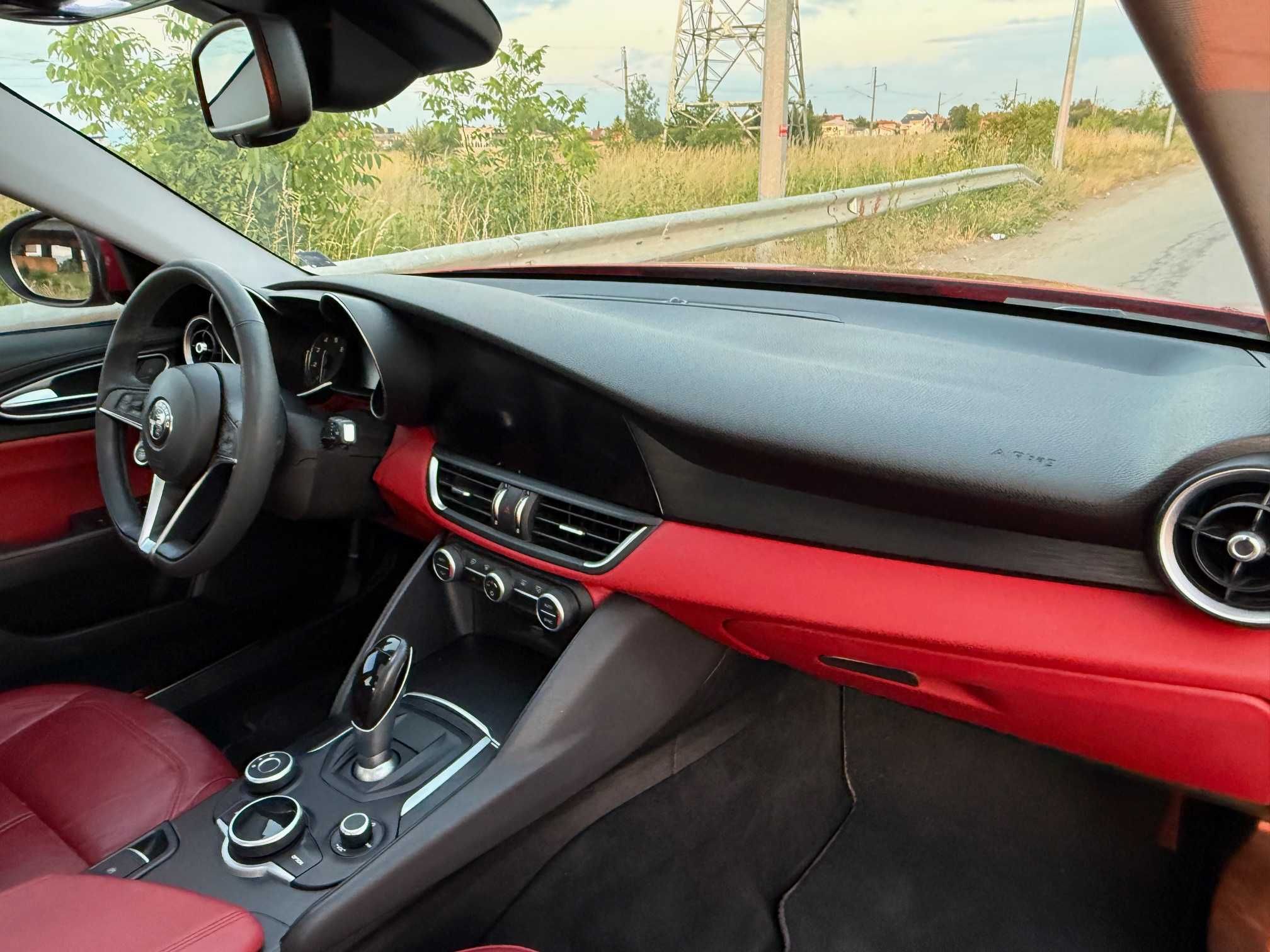 Alfa Romeo Giulia 2.0T Q4 AWD - отлично състояние