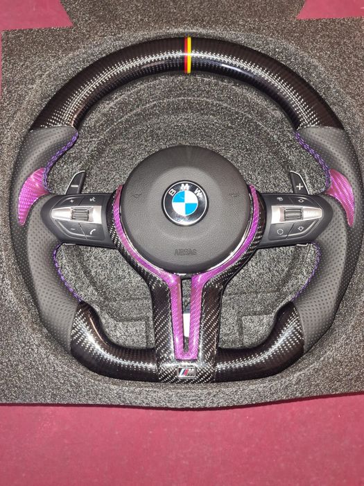 Volan BMW M Performance Carbon+Alcantara cu Accente Mov