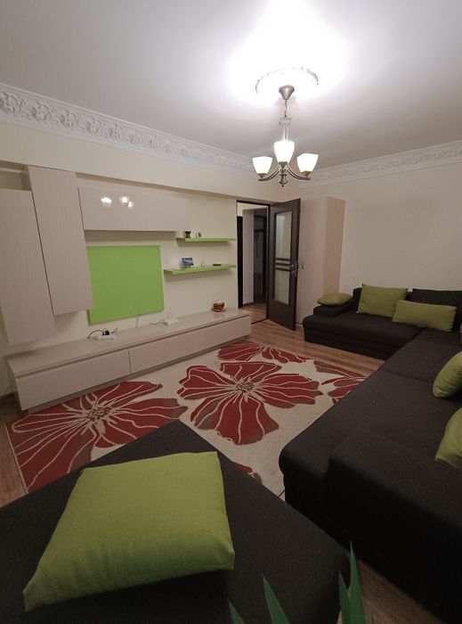 Vând apartament 4 camere Bascov Ag