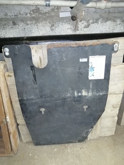 Защита картера,днища авто заводская фирмы "Шериф" на крузак80,105