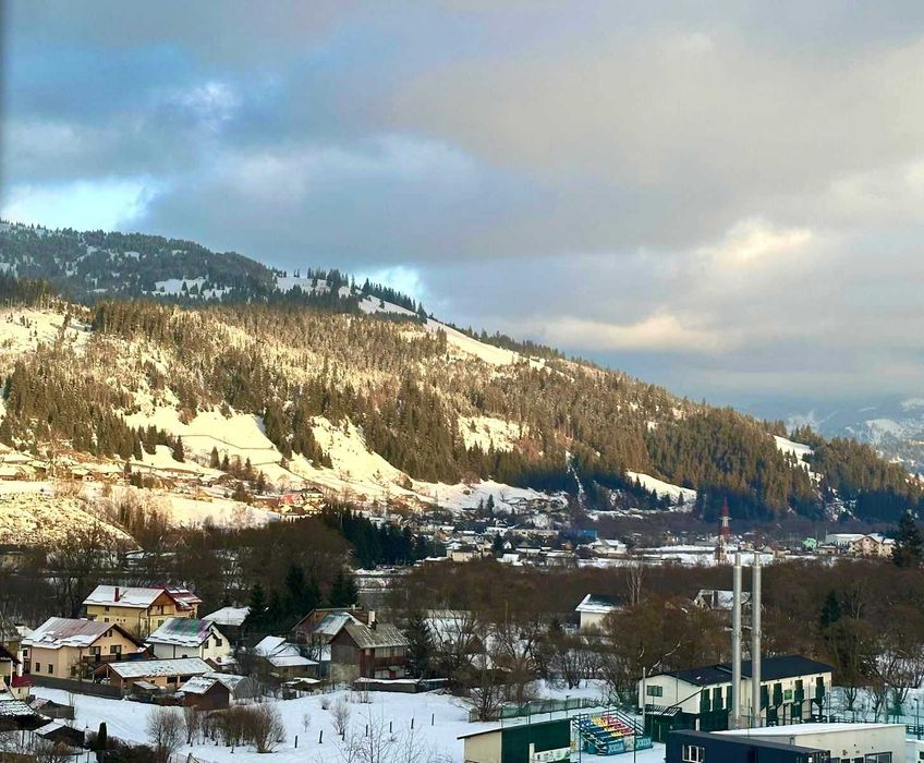 Apartament spatios -3 cam, 68mp, pe două nivele (Vatra Dornei-Unirii)