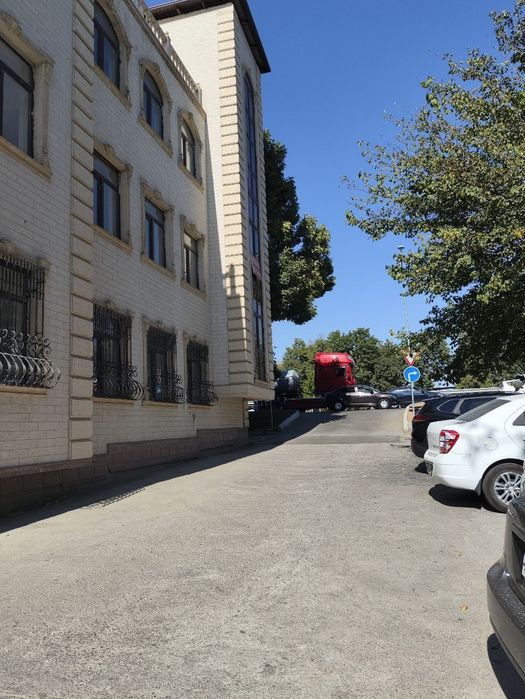 Продается офисное здание Эко базар