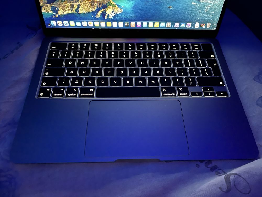 APPLE MACKBOOK air M2 chip 2022