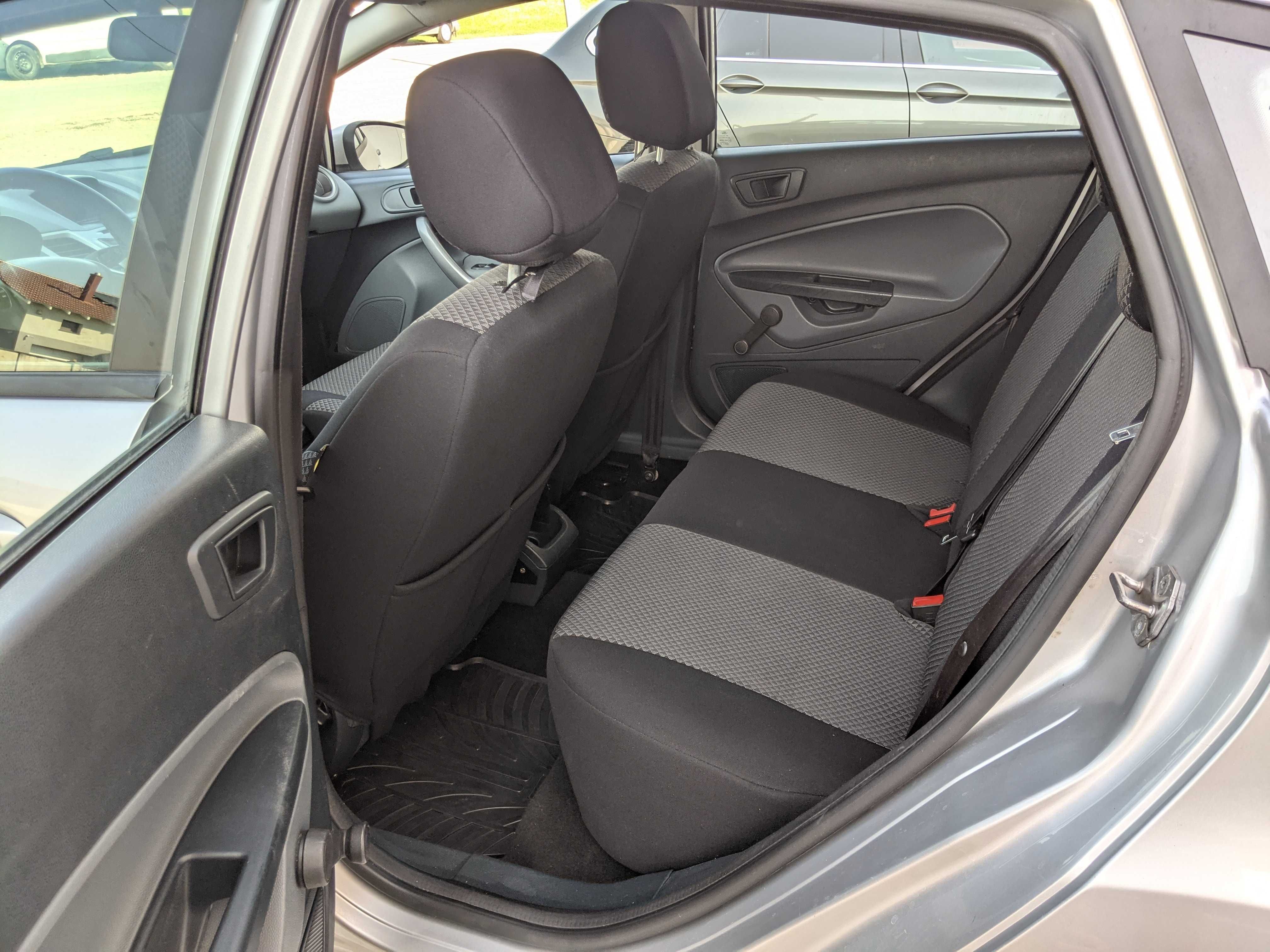 Vând Ford Fiesta 2010 , revizie de 6000 lei in 2023