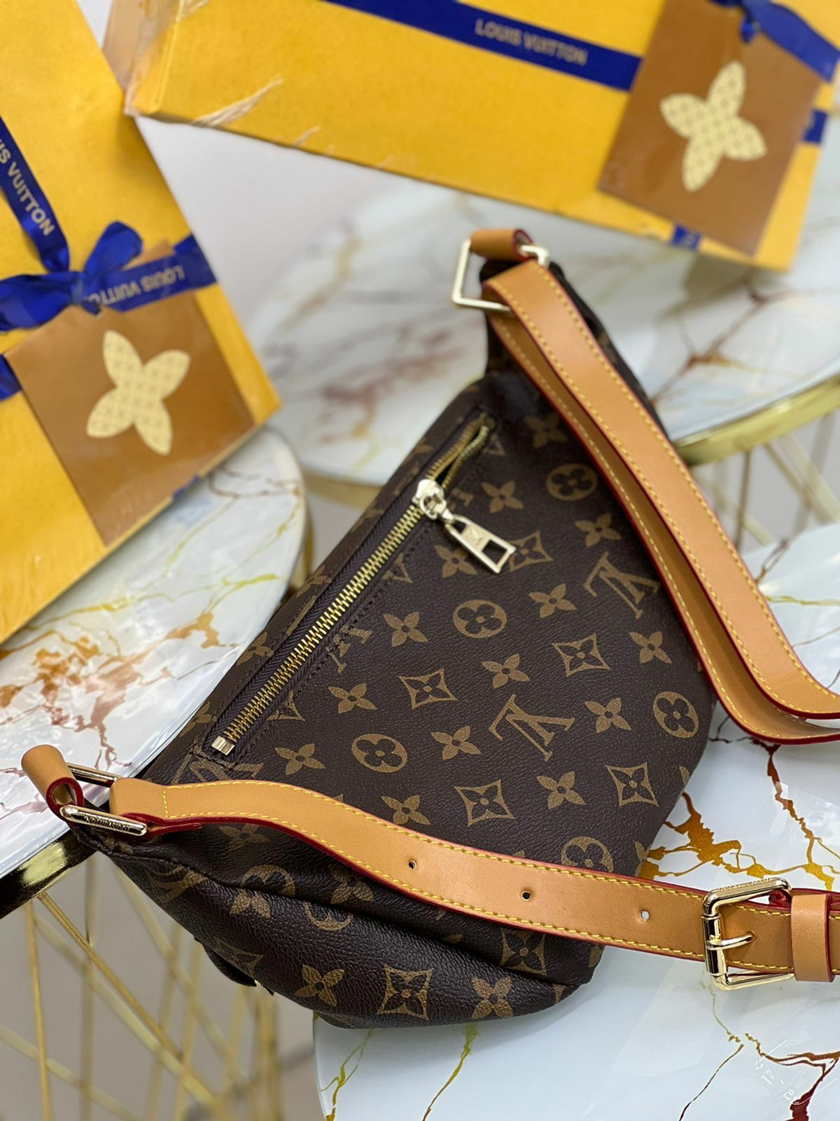 Поясные сумки Louis Vuitton