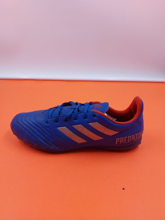 Adidas Predator номер 44 Оригинални футболни стоножки