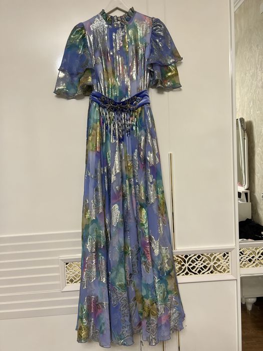 Платье по 10.000