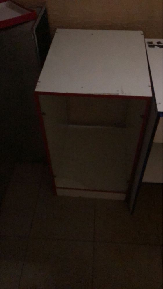 Продаю тумбы можно под кассу, в магазин, овощи фрукты и тд