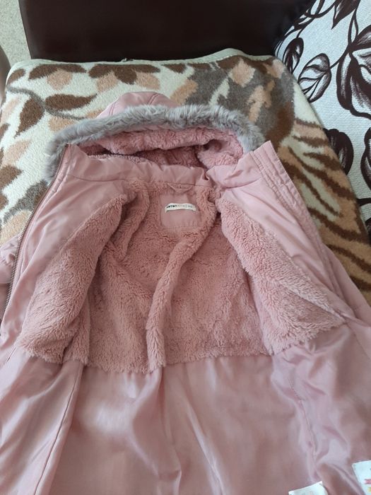 Продам зимний комплект для девочки.